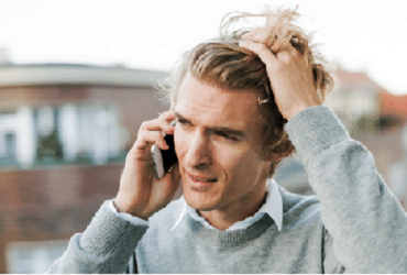Junger Mann telefoniert, Lizenz: canva.com